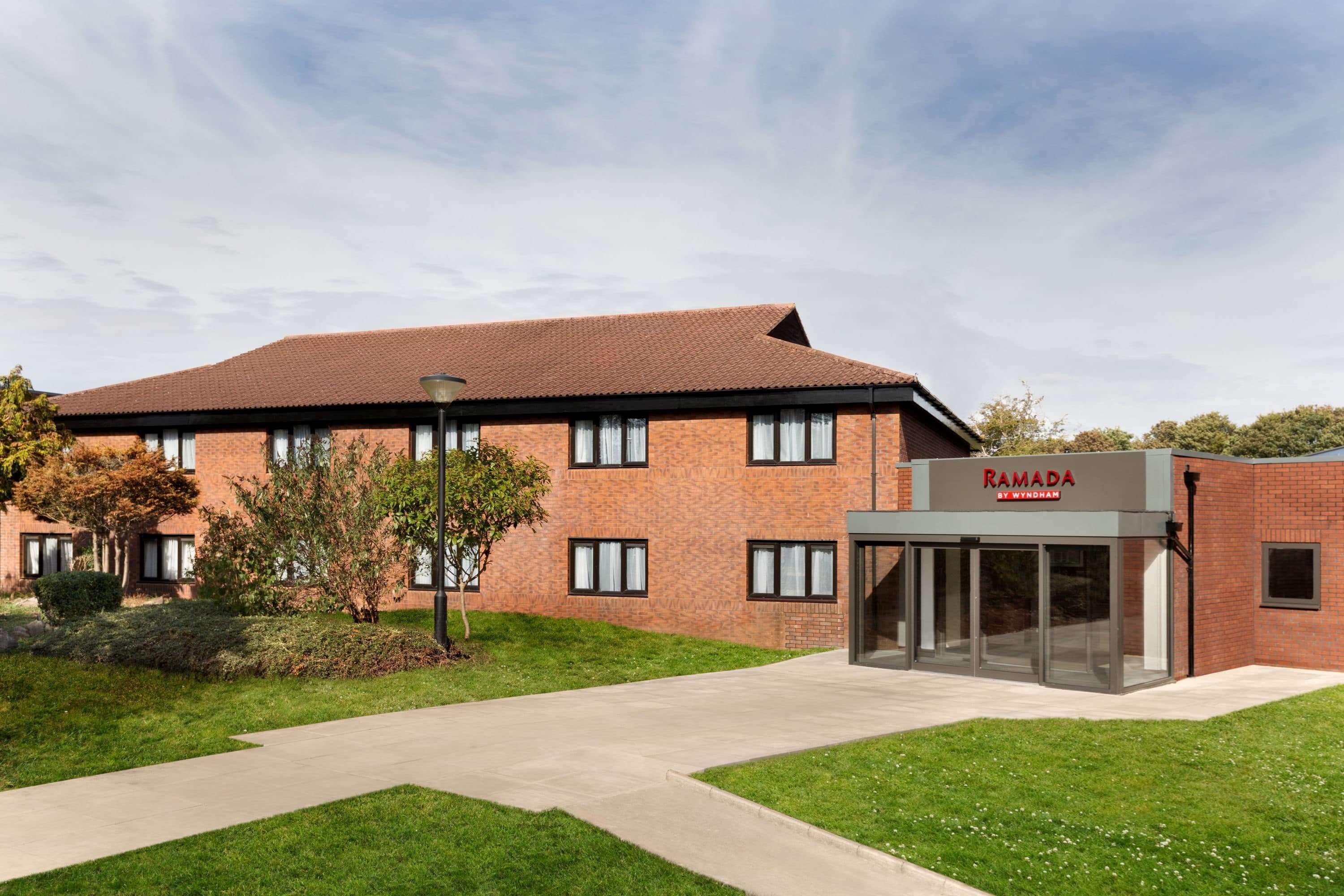 Ramada Bristol West Hotel Easton in Gordano Exterior foto